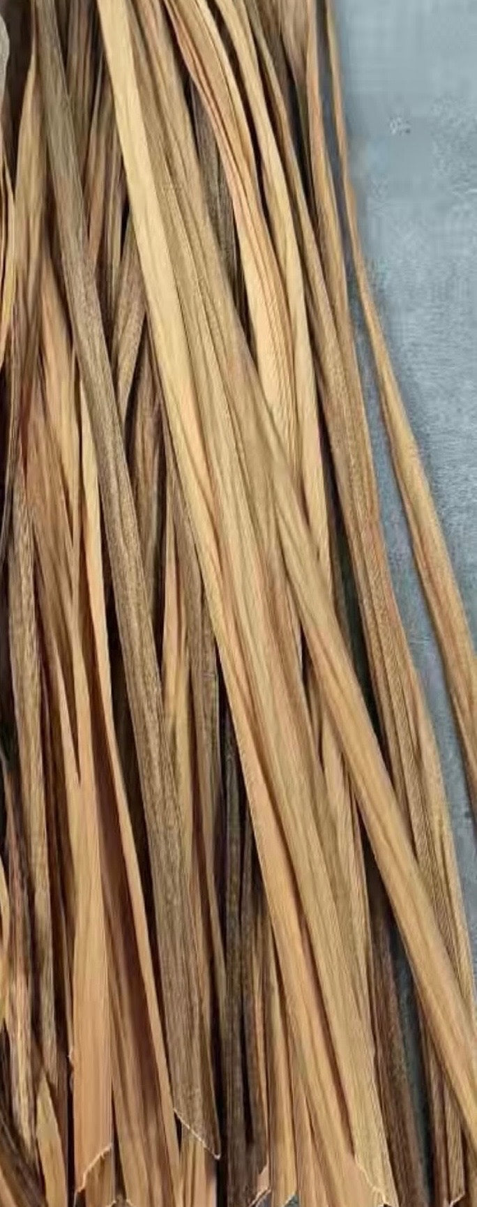 20 lbs. Synthetic BundleGrass
